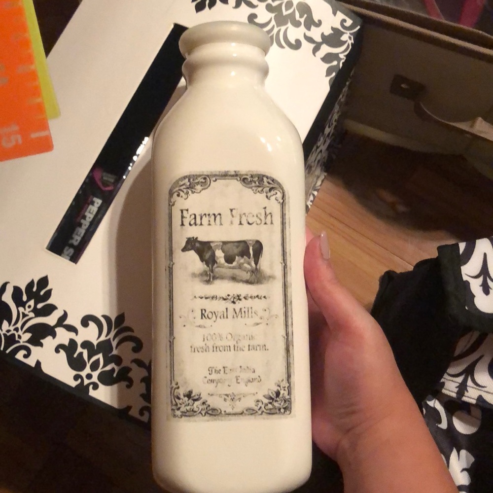 Farmhouse milk jug